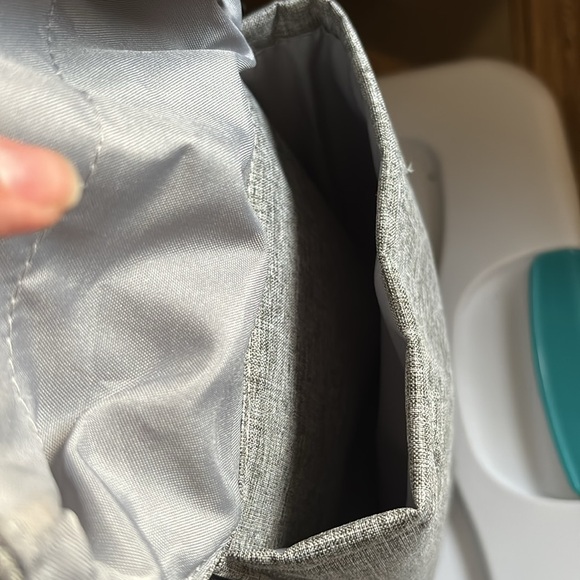 HP 10/26 🌟 Gently used (only 3 times) Skip hop Diaper Bag: Iconic Duo Weekender - Picture 8 of 12